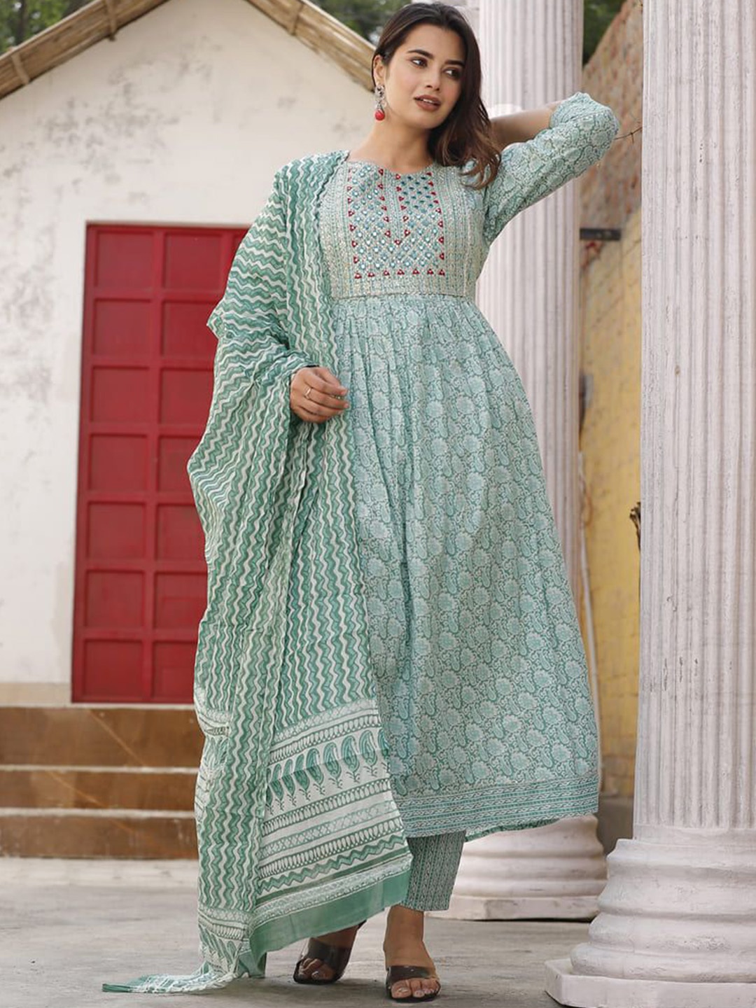 

JAYRA TEXTILE Women Floral Printed Tiered Kantha Work Pure Cotton Kurta with Trousers & With Dupatta, Lime green