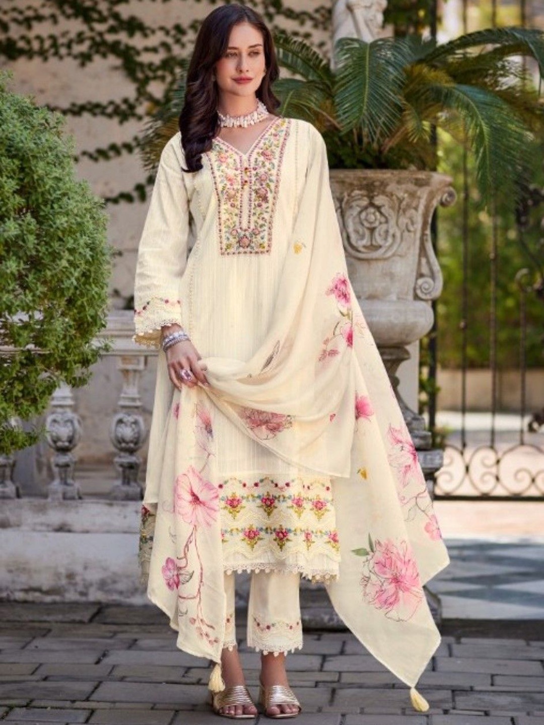 

AUTUMN LANE Women Floral Embroidered Regular Sequinned Pure Cotton Kurta with Trousers & With Dupatta, Cream