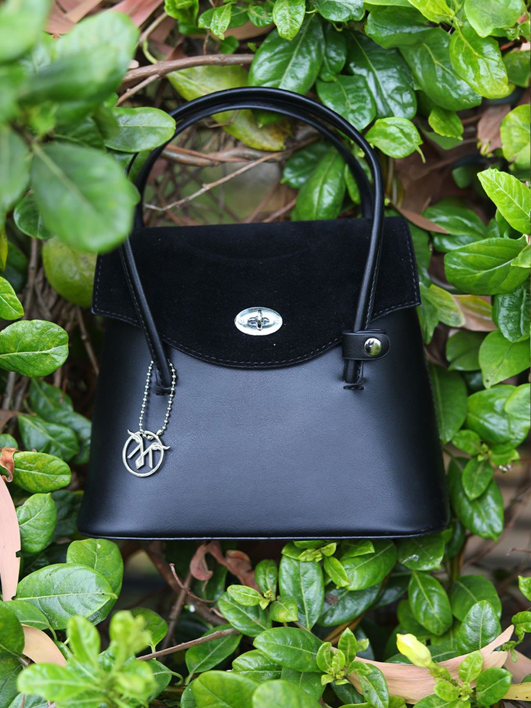

Monrow PU Structured Sling Bag, Black