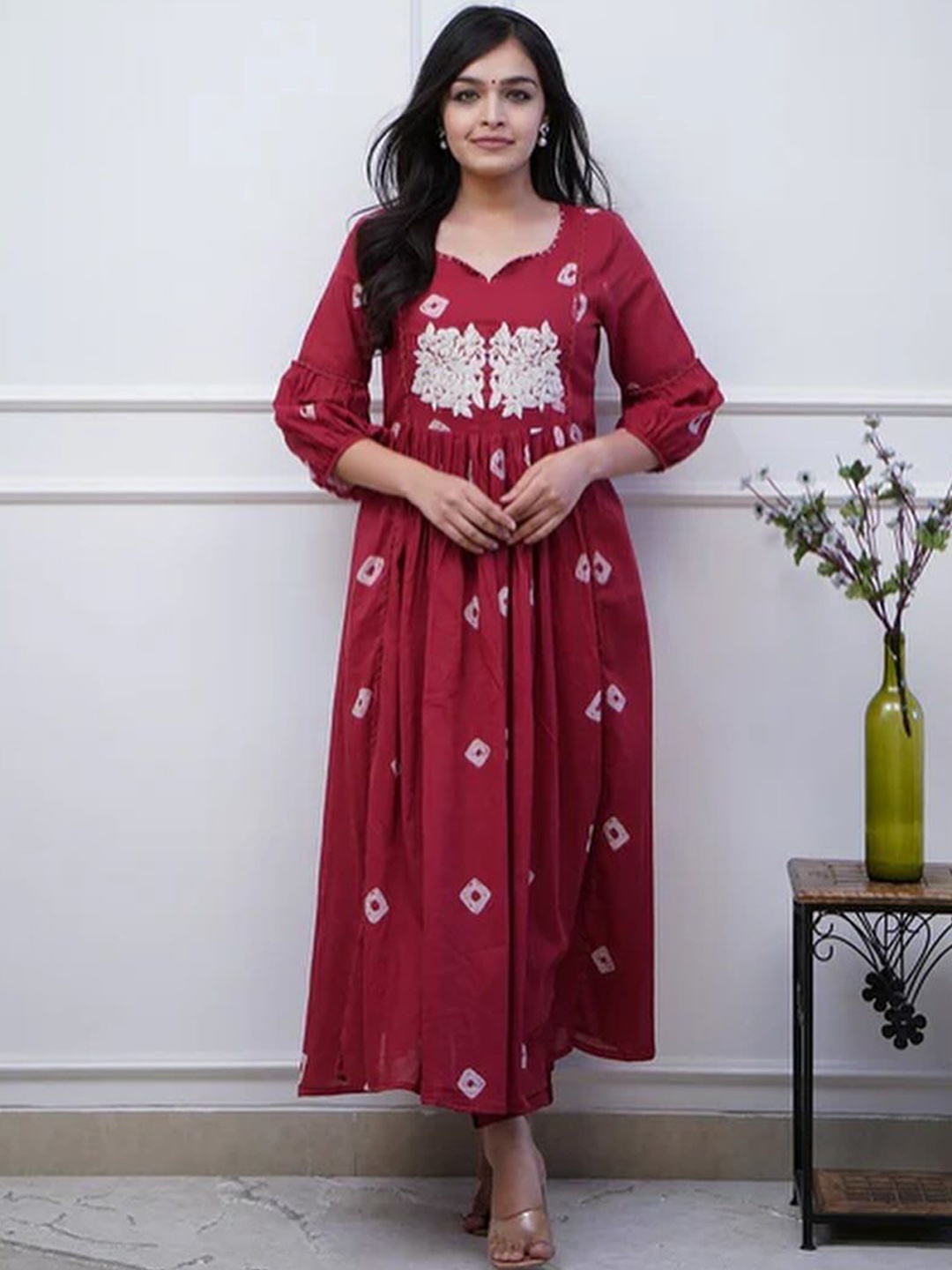 

KALINI Women Floral Embroidered Regular Thread Work Kurta with Trousers, Maroon