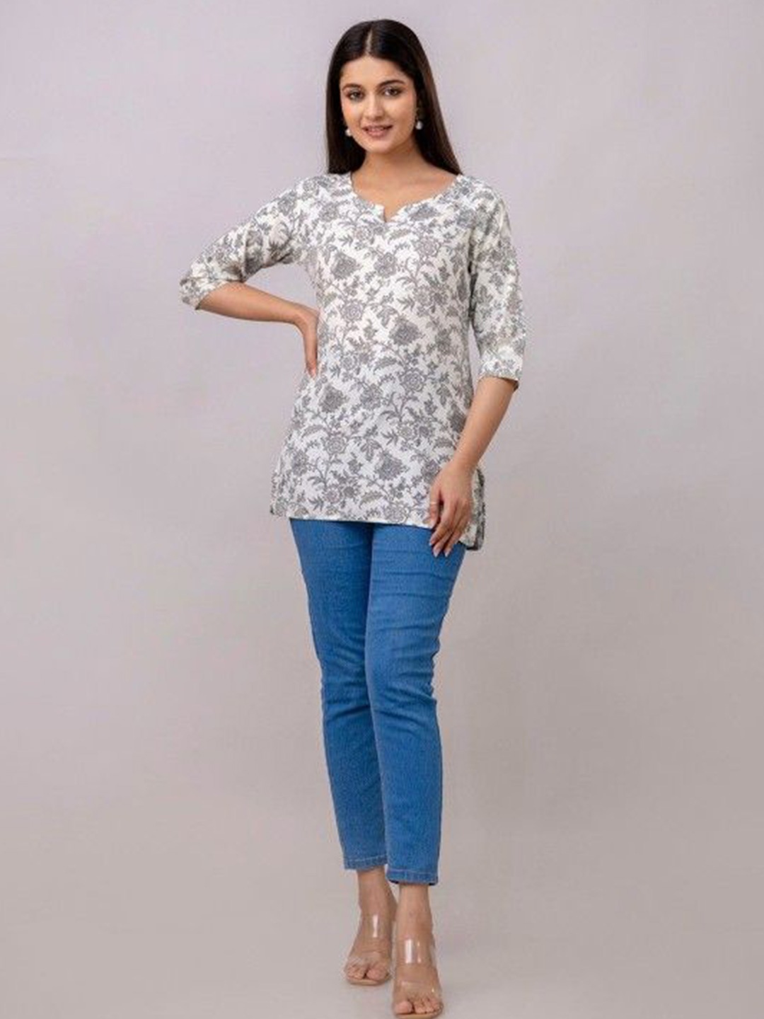 

Kairab Floral Printed Round Neck Straight Short Kurti, White