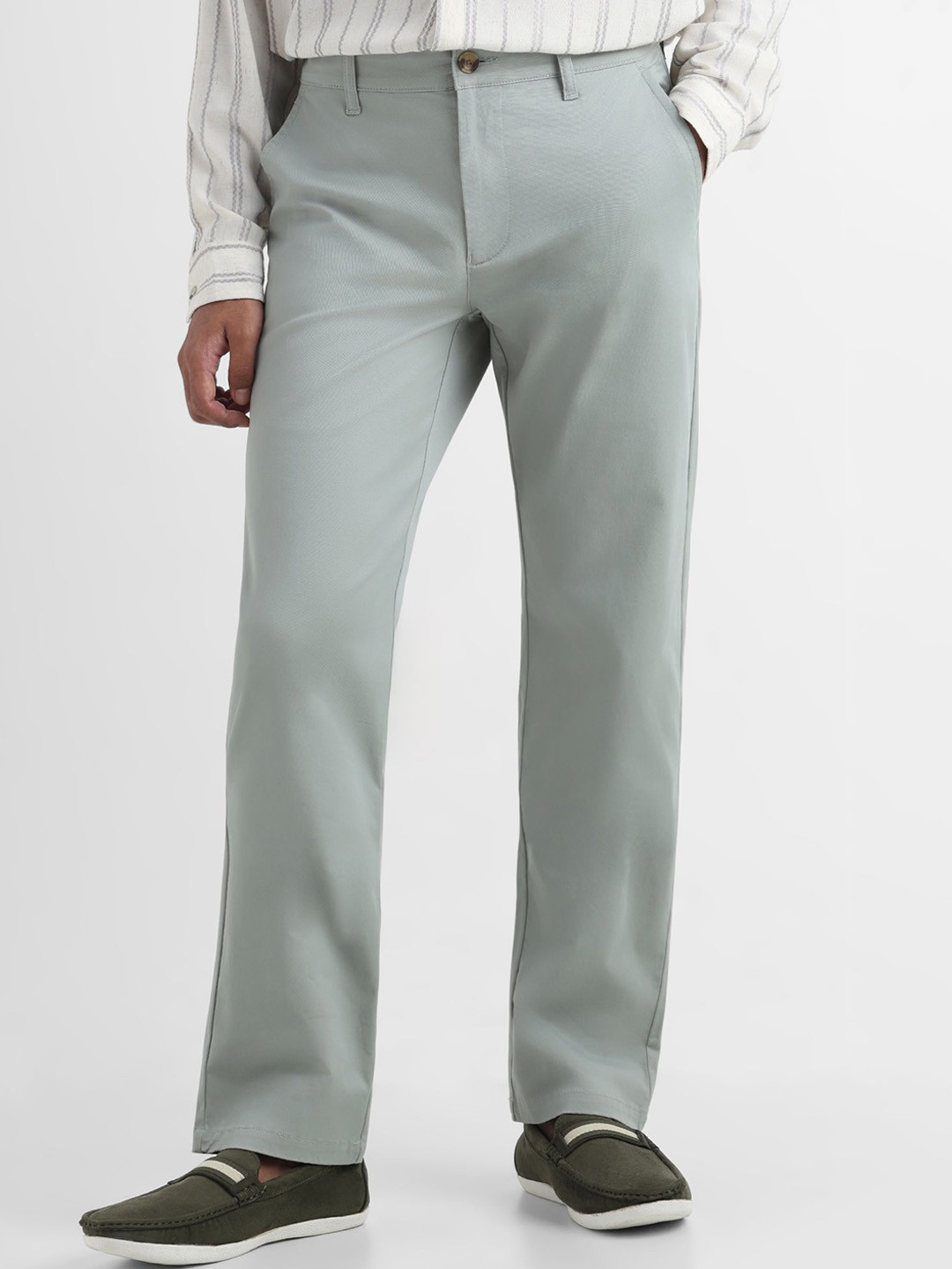 

YUVAKAA Men Relaxed Straight Leg Straight Fit Easy Wash Chinos Trousers, Na