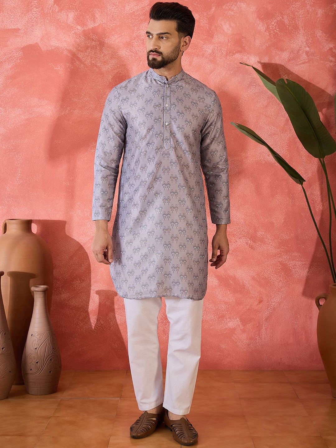 

Sangria Ethnic Motifs Printed Mandarin Collar Straight Kurta, Grey