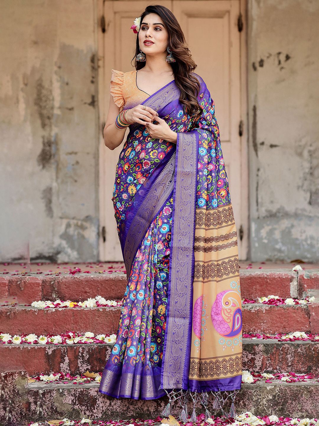 

DIVASTRI Woven Design Zari Silk Blend Paithani Saree, Purple