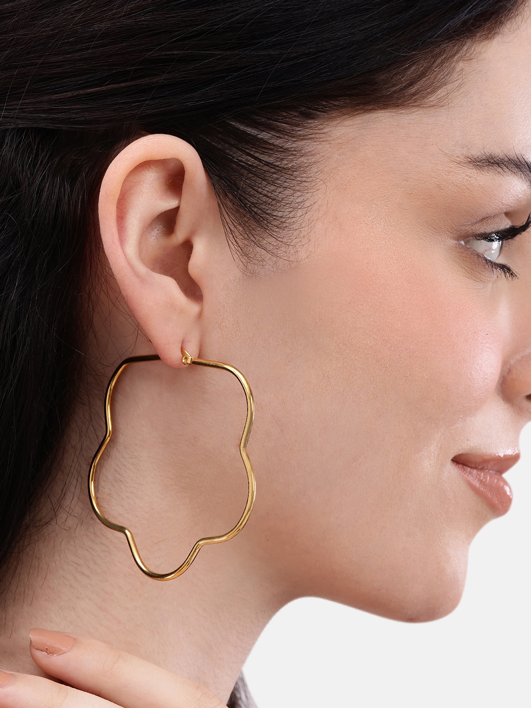 

DressBerry Contemporary Hoop Earrings, Gold