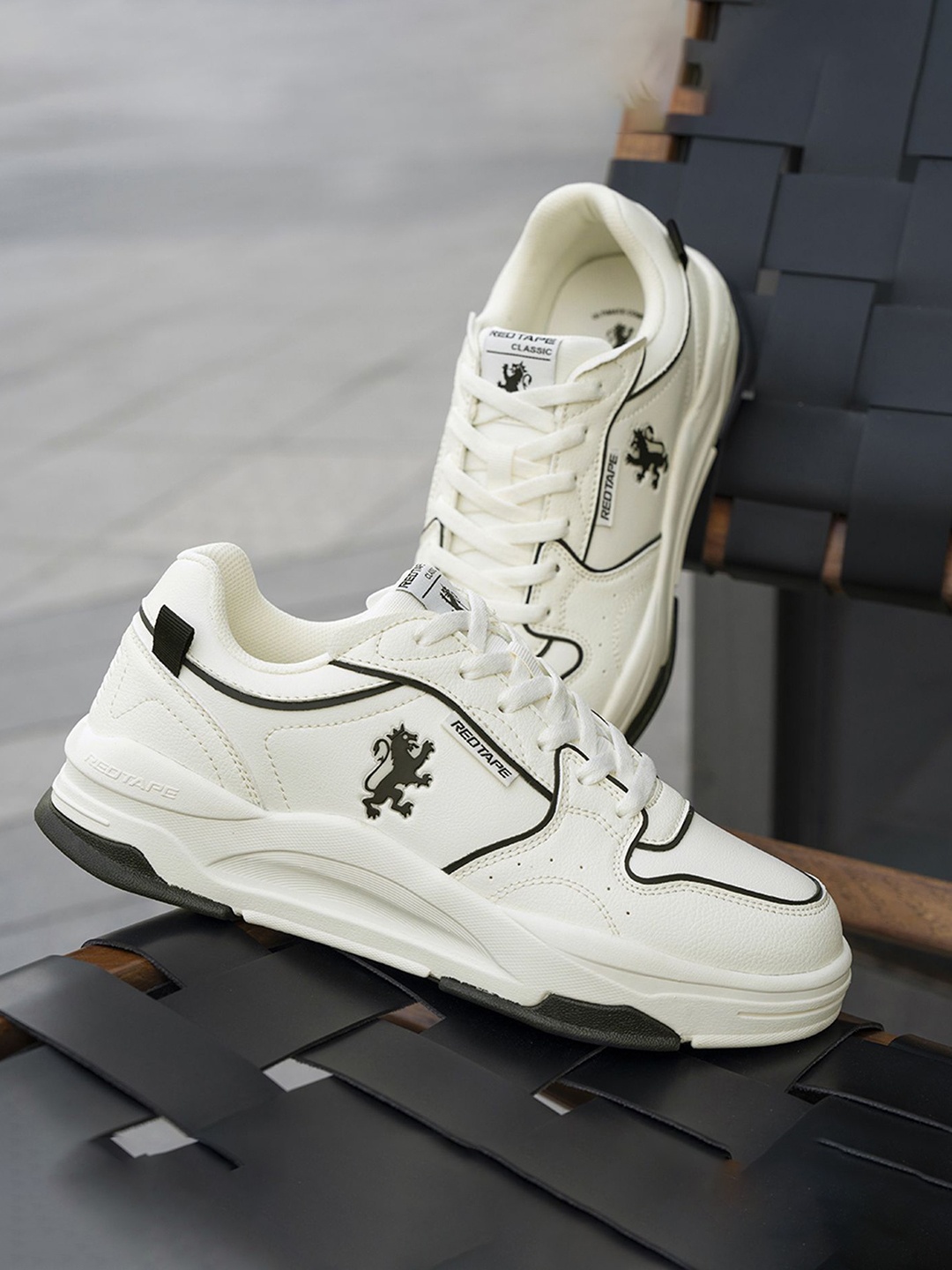 

Red Tape Men PU Sneakers, White