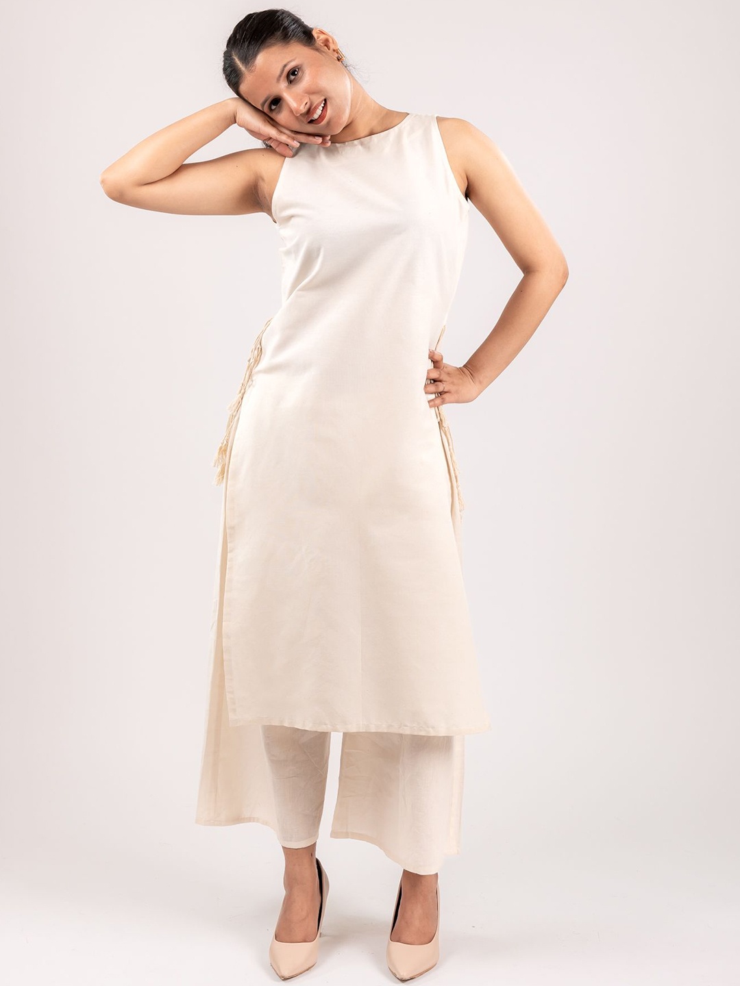 

MONOMEE Women High Slit Pure Cotton Kurta with Palazzos, Off white