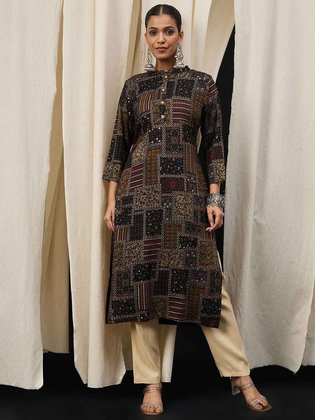 

Anouk Women Floral Printed Sequinned Kurta, Black
