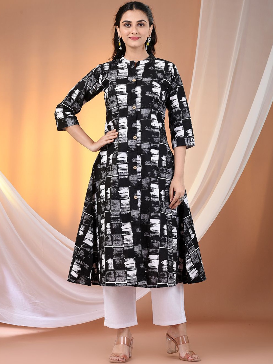 

Charukriti Women Printed Kurta, Black