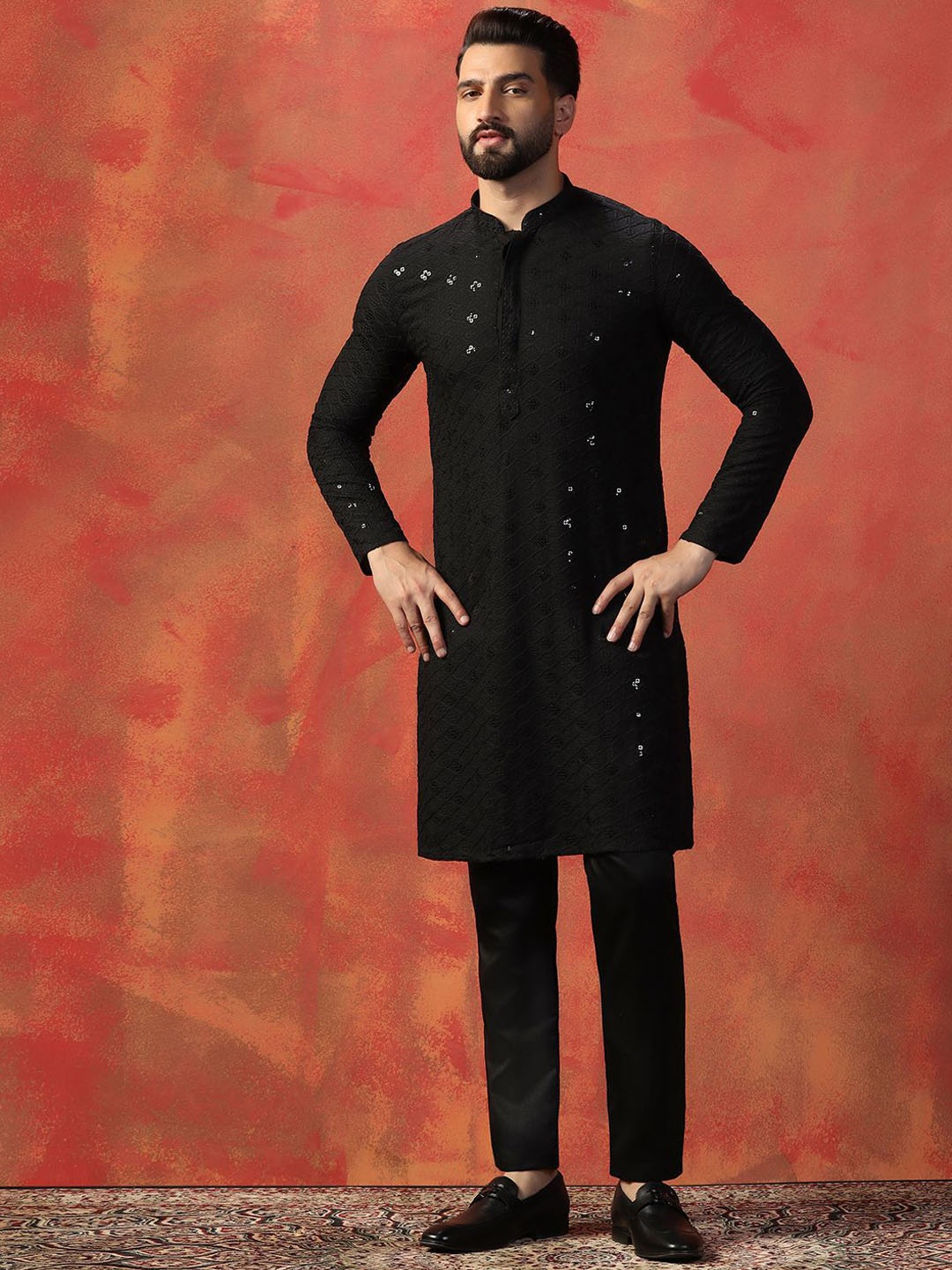 

Prakatha Men Embroidered Kurta, Black