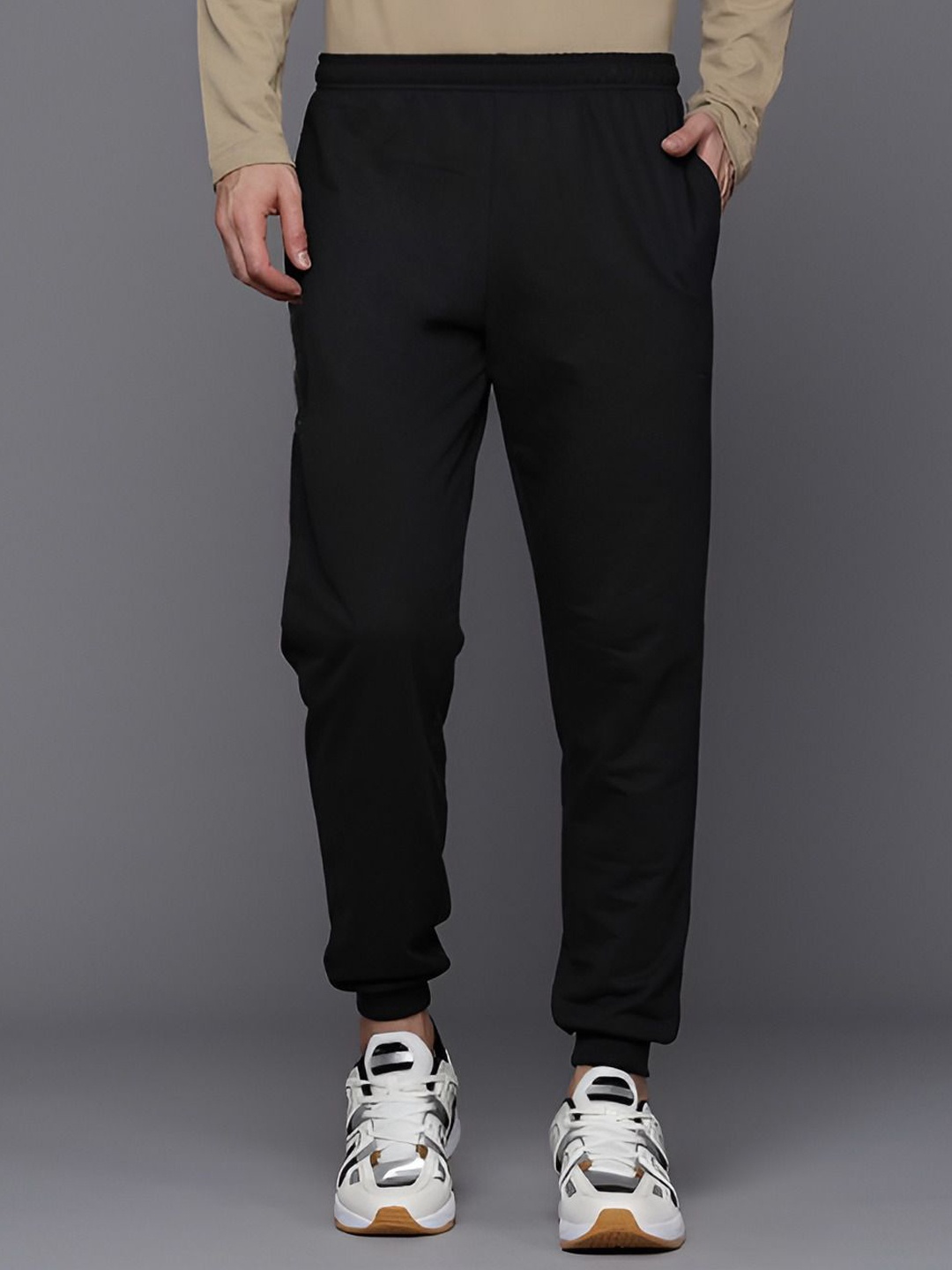 

MAYKR Men Mid-Rise Joggers, Black