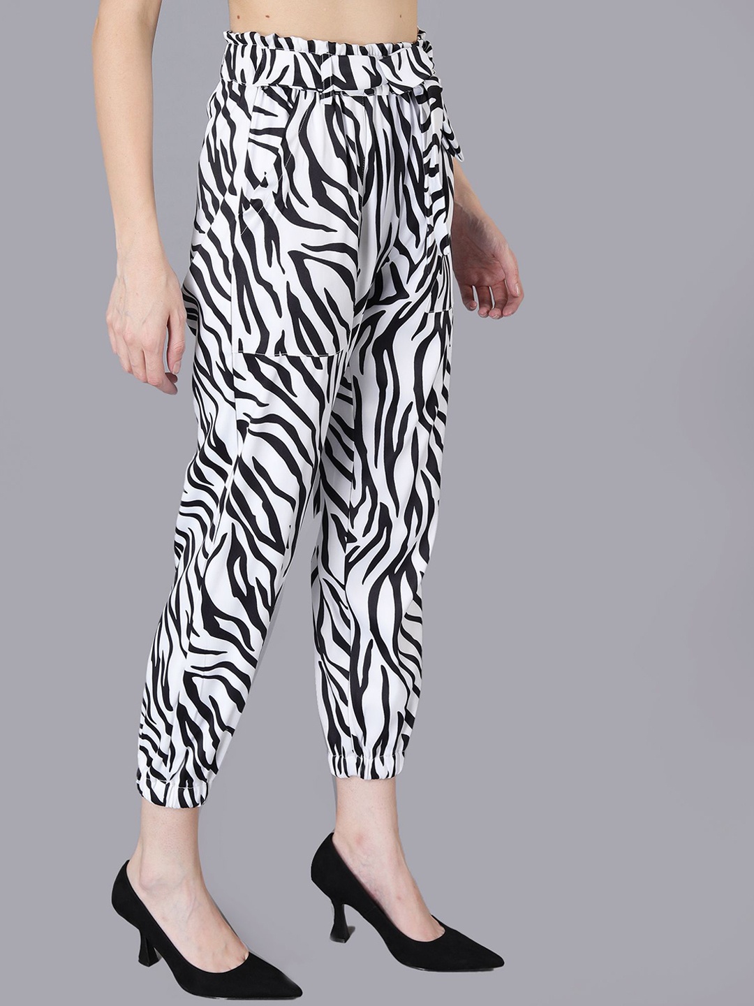 

JAKANARY Women Animal Printed Regular Fit Mid-Rise Relaxed Easy Wash Trousers, White