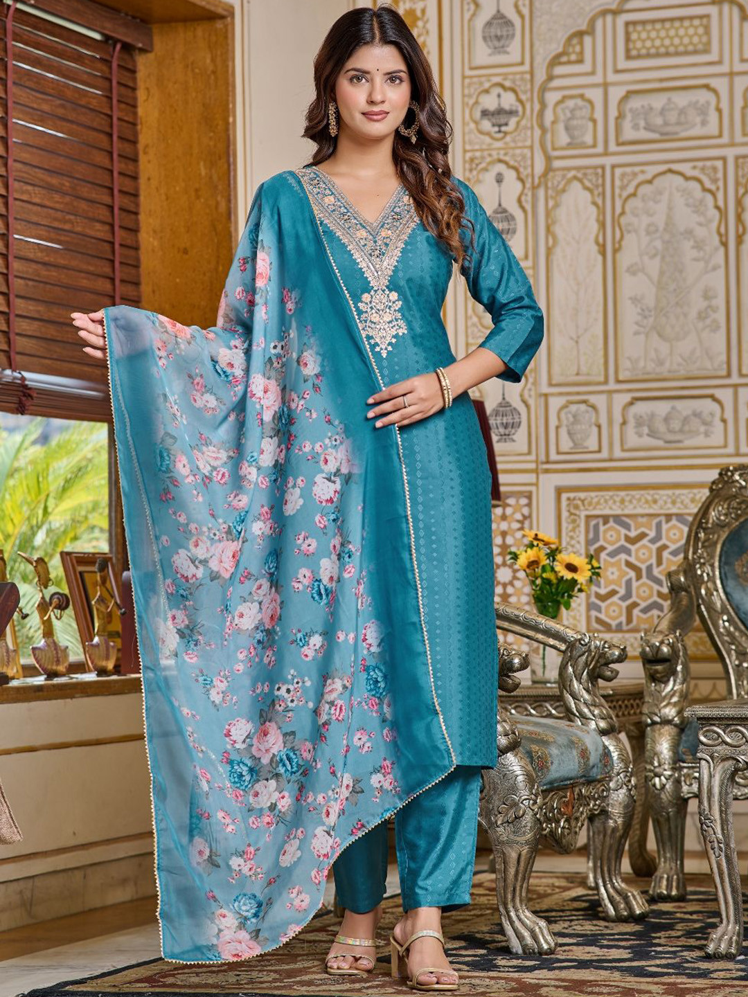 

TOOCHKI Women Floral Embroidered Regular Sequinned Kurta with Trousers & With Dupatta, Blue