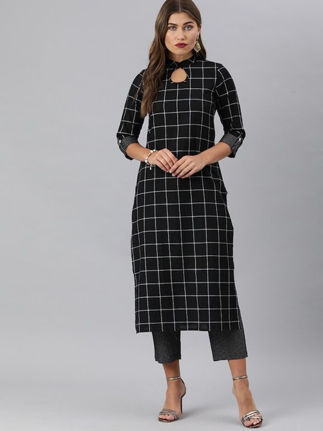 

DIVASTRI Checked Keyhole Neck Straight Kurta With Trousers, Black
