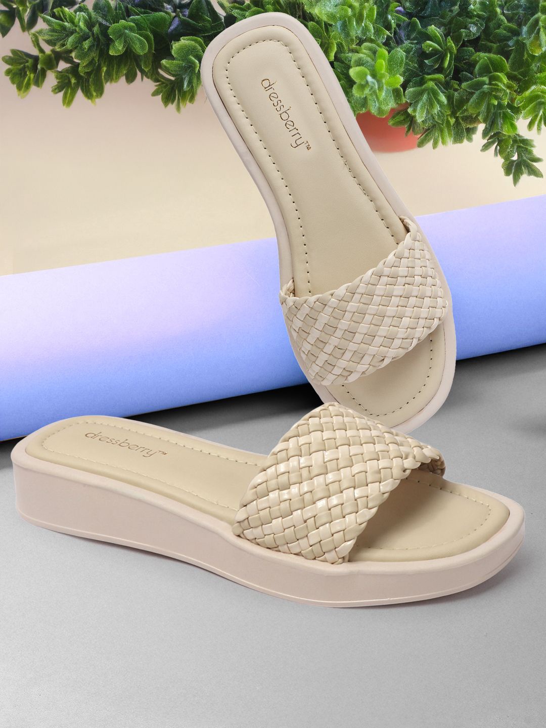 

DressBerry Comfort Sandals, Cream