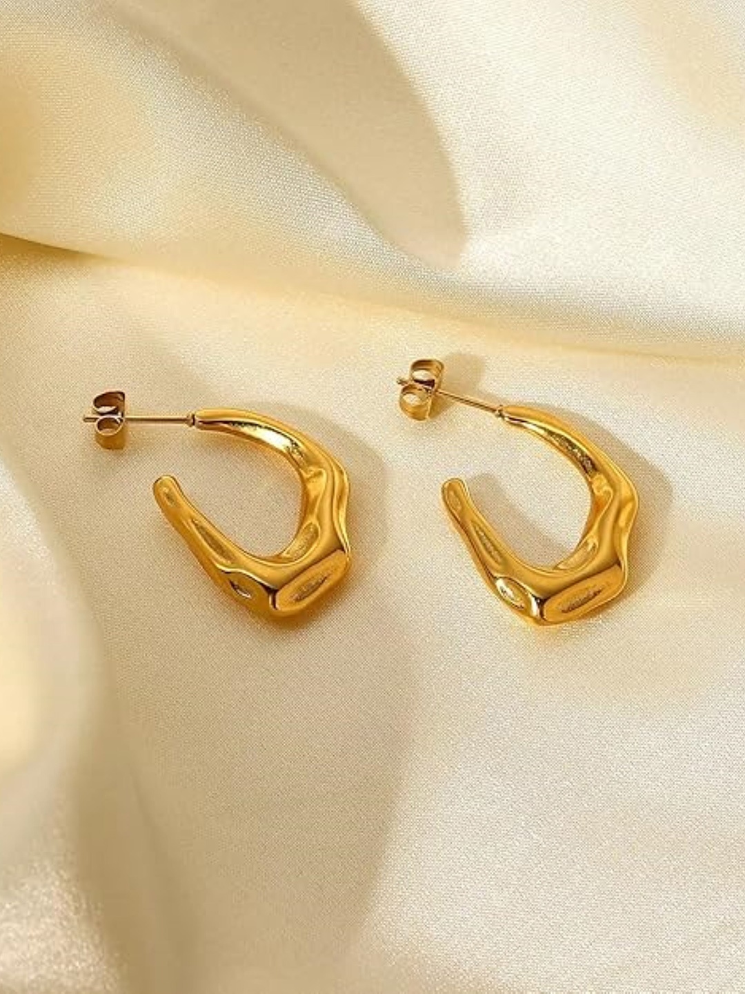 

SUBHAGALANKAR Gold-Plated Stainless Steel Contemporary Hoop Earrings