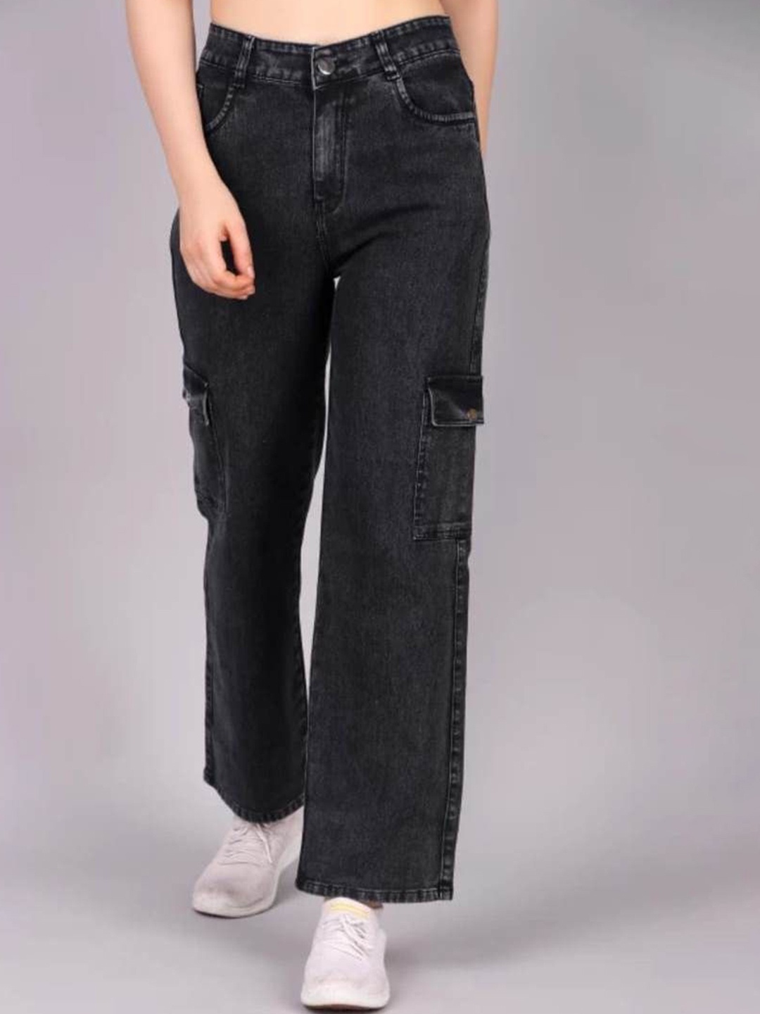 

ZARISTAA Women Straight Fit Highly Distressed Jeans, Grey