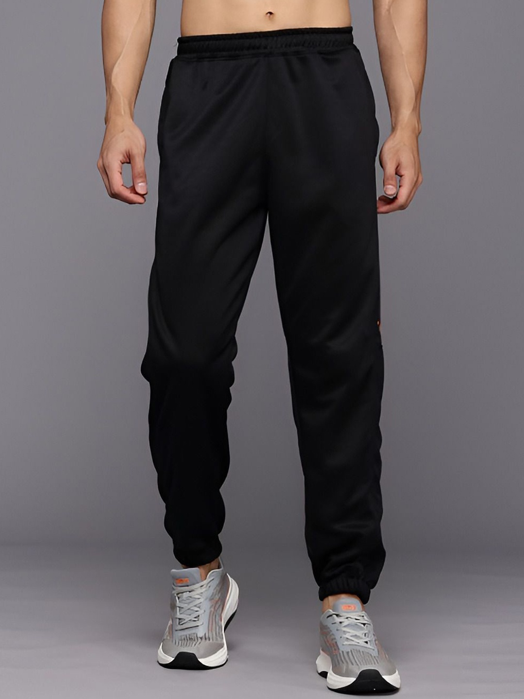 

MAYKR Men Mid-Rise Joggers, Black