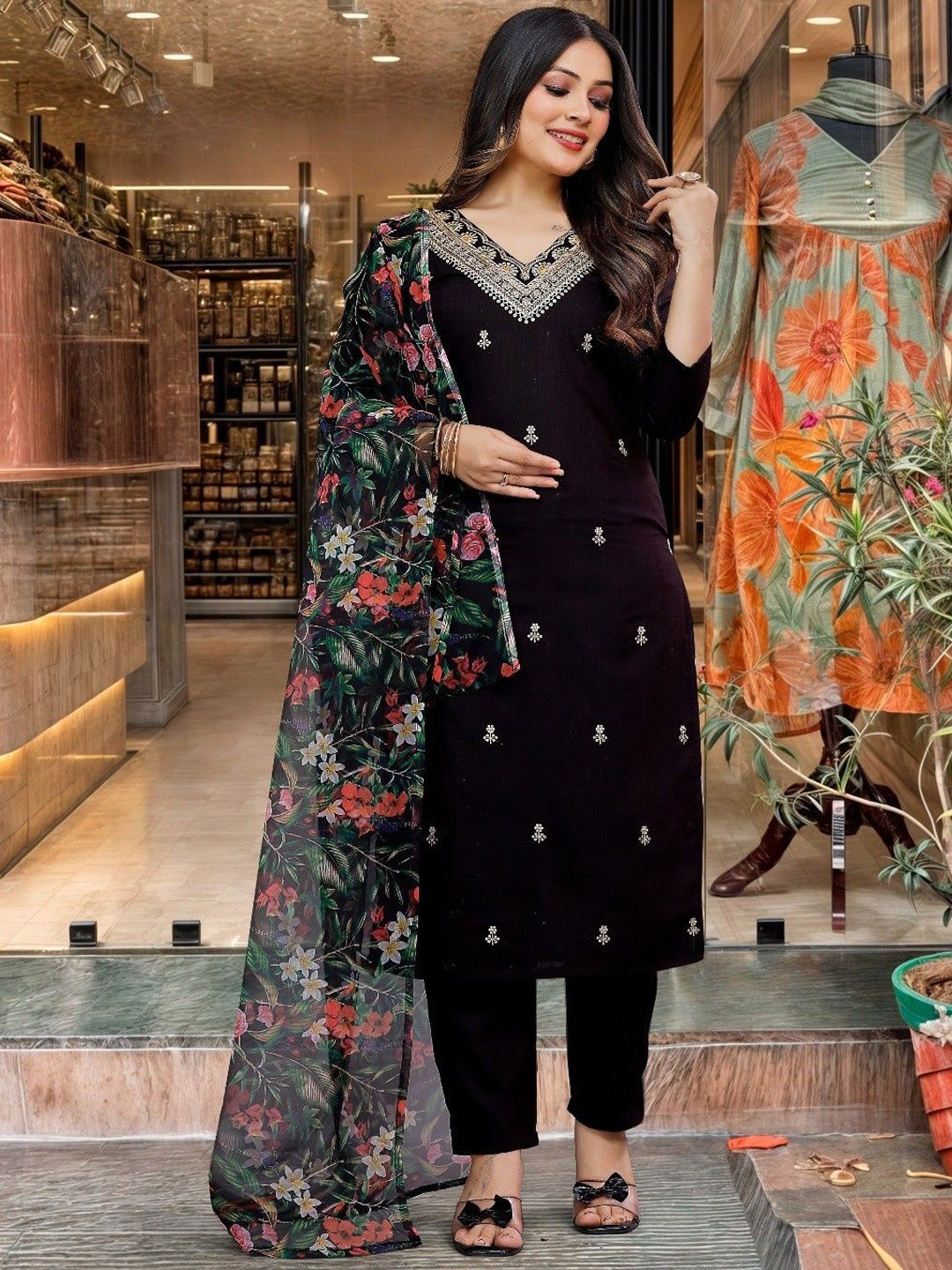 

TOOCHKI Women Yoke Design Regular Kurta with Trousers & With Dupatta, Black