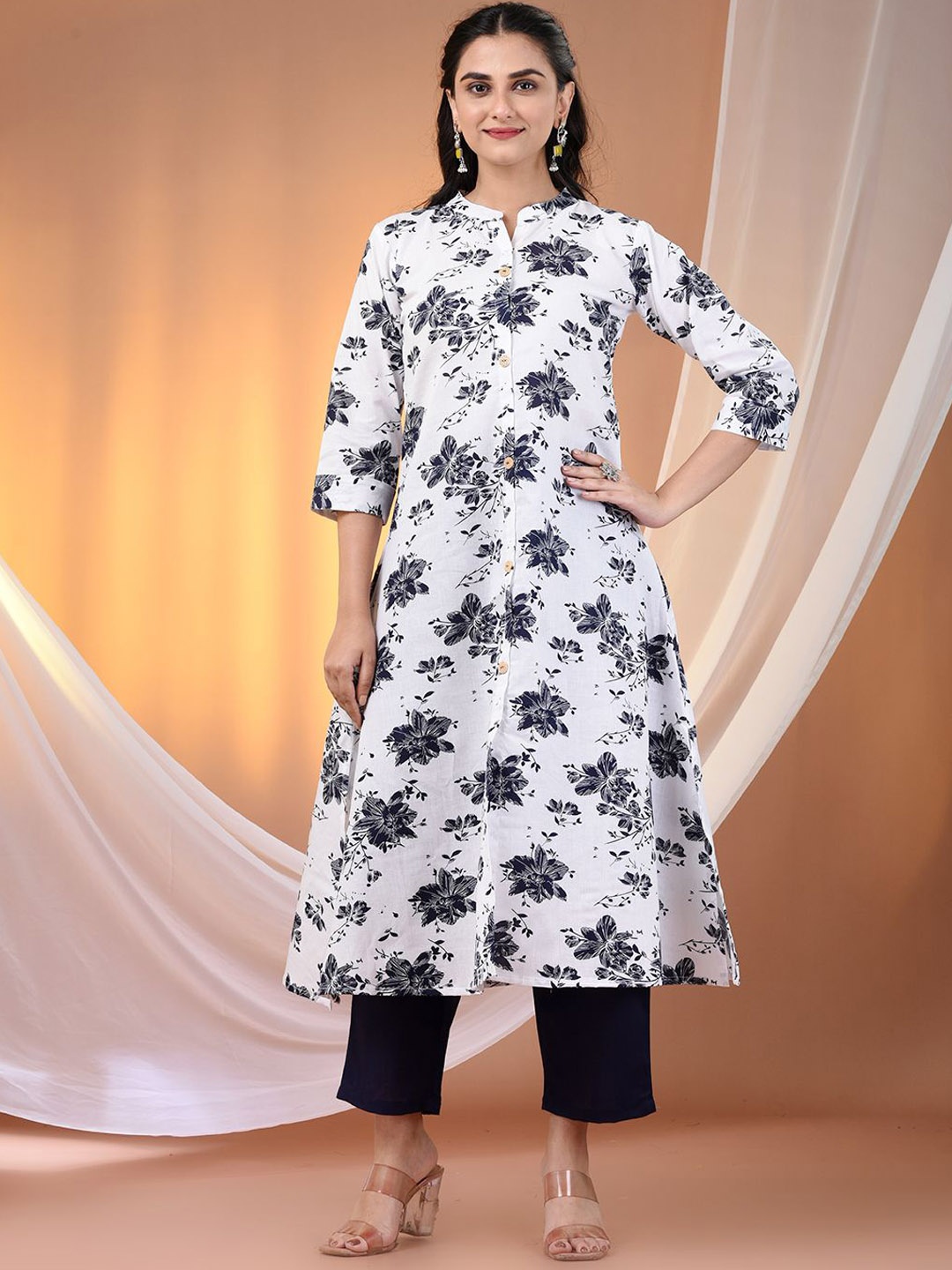 

Charukriti Women Floral Printed Kurta, White