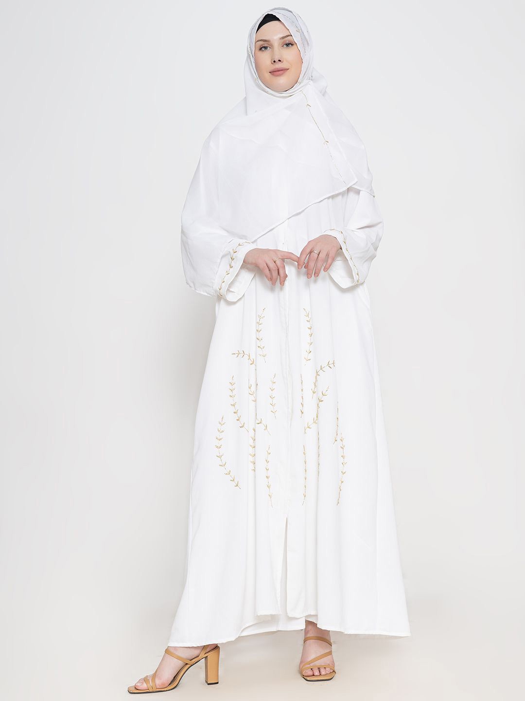 

SANASH Collections Women Embroidered Round Neck Abaya With Scarf, White