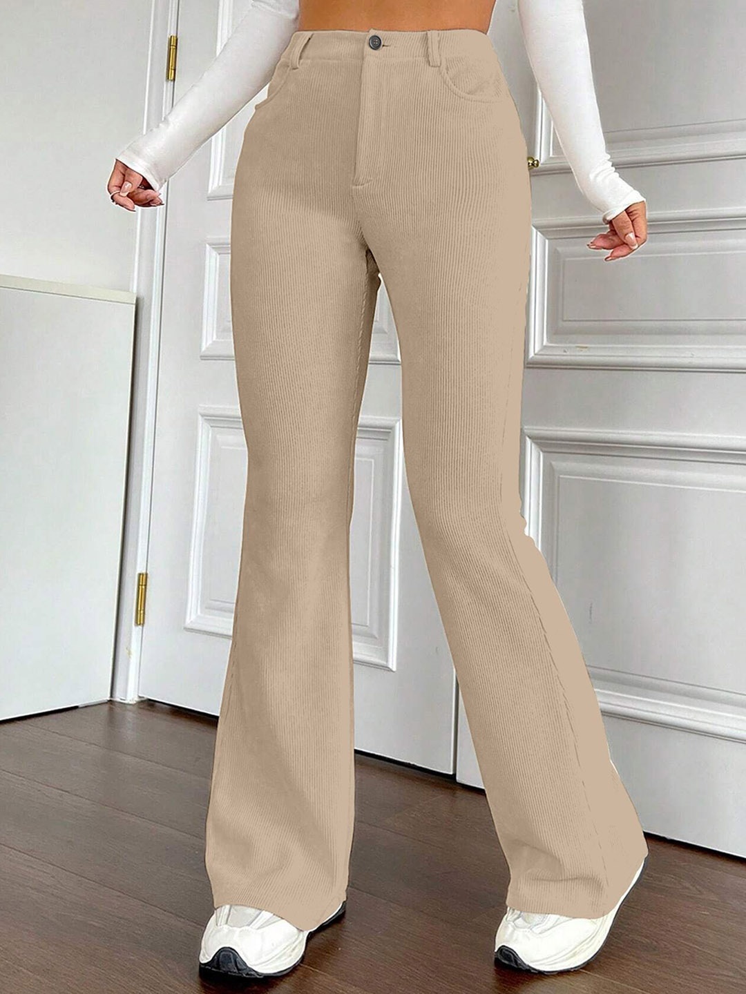 

RAJOVATI Women Loose Fit Trousers, Cream