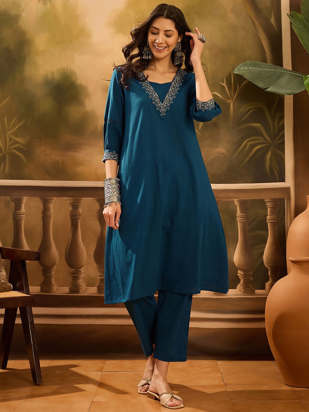 

Sangria Embroidered Pure Cotton Kurta With Trouser, Teal