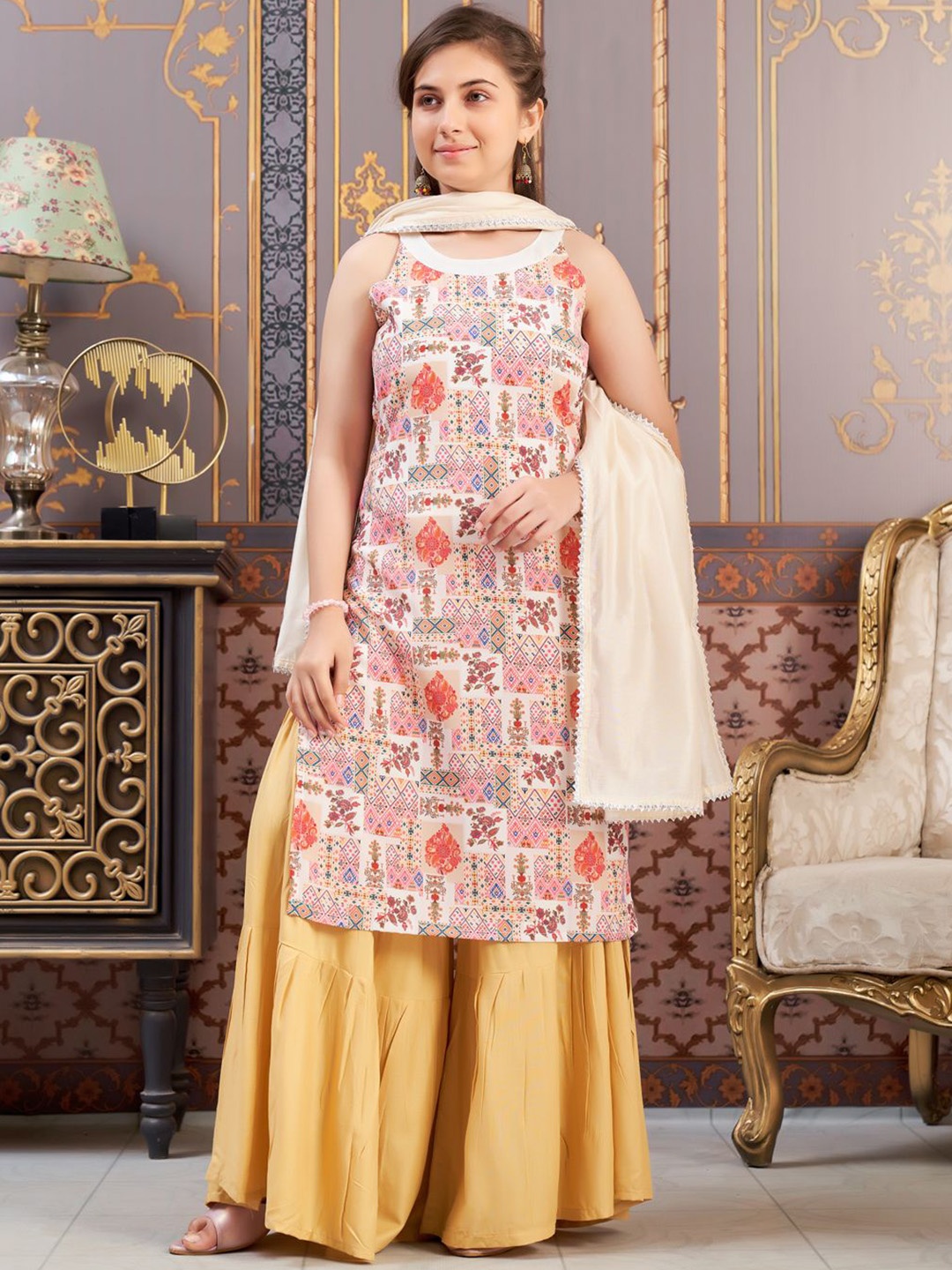 

BAESD Girls Floral Printed Thread Work Kurta, Pink