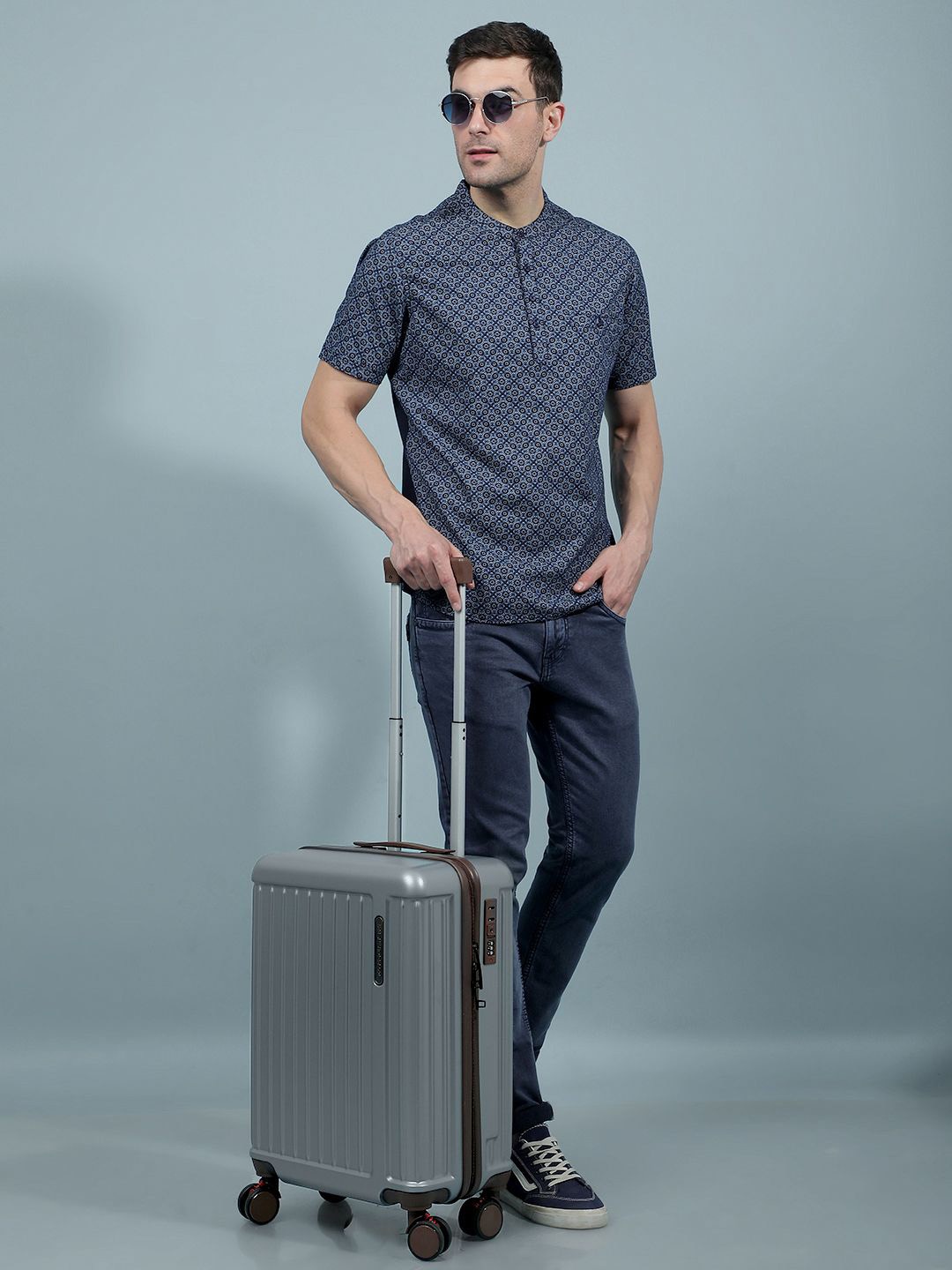 

MOVE-MEANT Textured Hard-Sided Small Trolley Bag, Silver