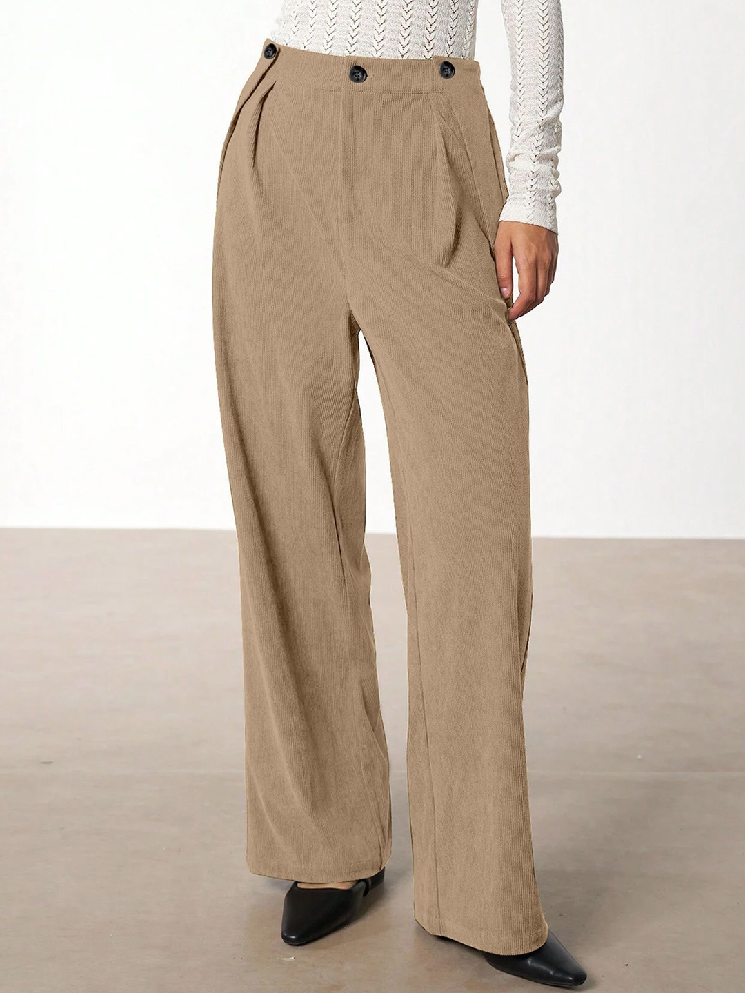 

RAJOVATI Women Pleated Trousers, Cream