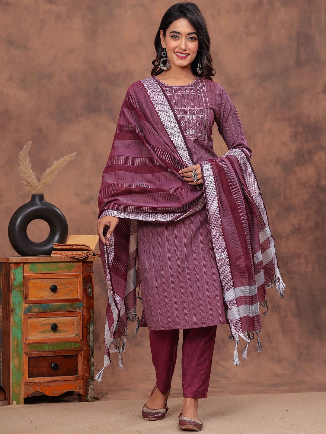 

HEARTLOOM Geometric Woven Design Sequinned Pure Cotton Kurta With Trousers & Dupatta, Maroon