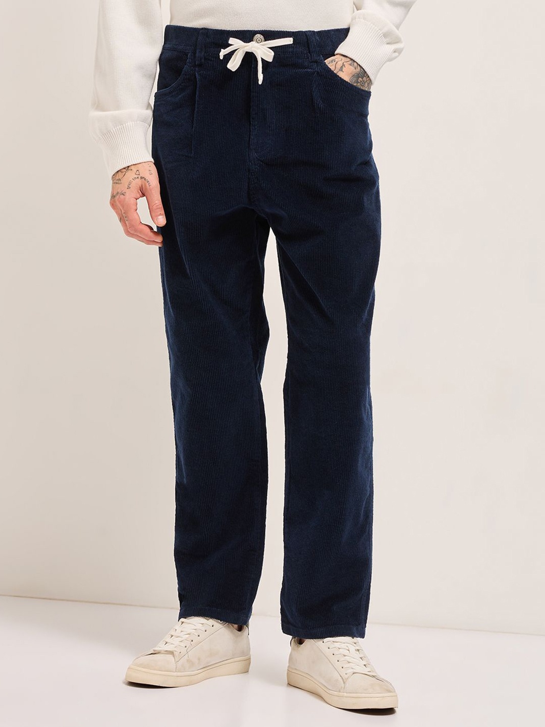 

THE BEAR HOUSE Men Striped Loose Fit Corduroy Pleated Chinos Trousers, Blue