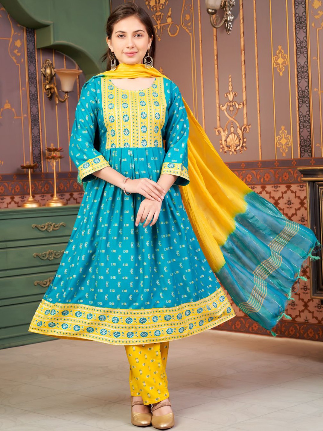 

Sangria Girls Foil Printed Straight Kurta, Green
