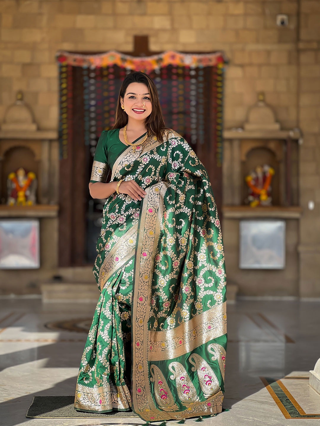 

Ekta Textiles Woven Design Zari Pure Silk Banarasi Saree, Green