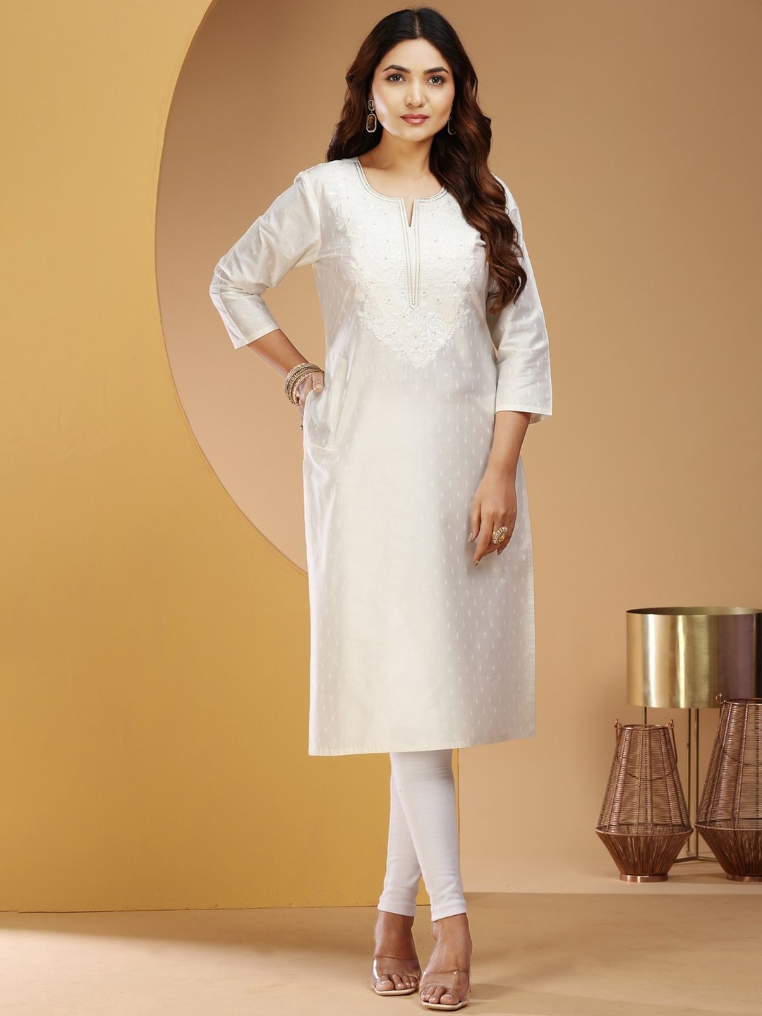 

COTTON CULTURE Women Floral Embroidered Kurta, White