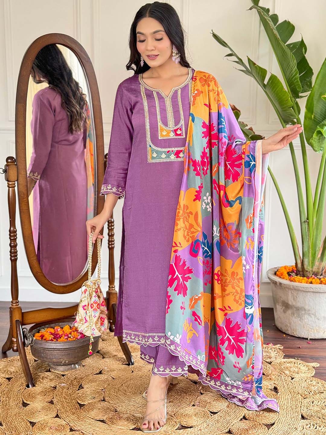 

TOOCHKI Women Ethnic Motifs Embroidered Regular Thread Work Kurta with Palazzos & With Dupatta, Purple