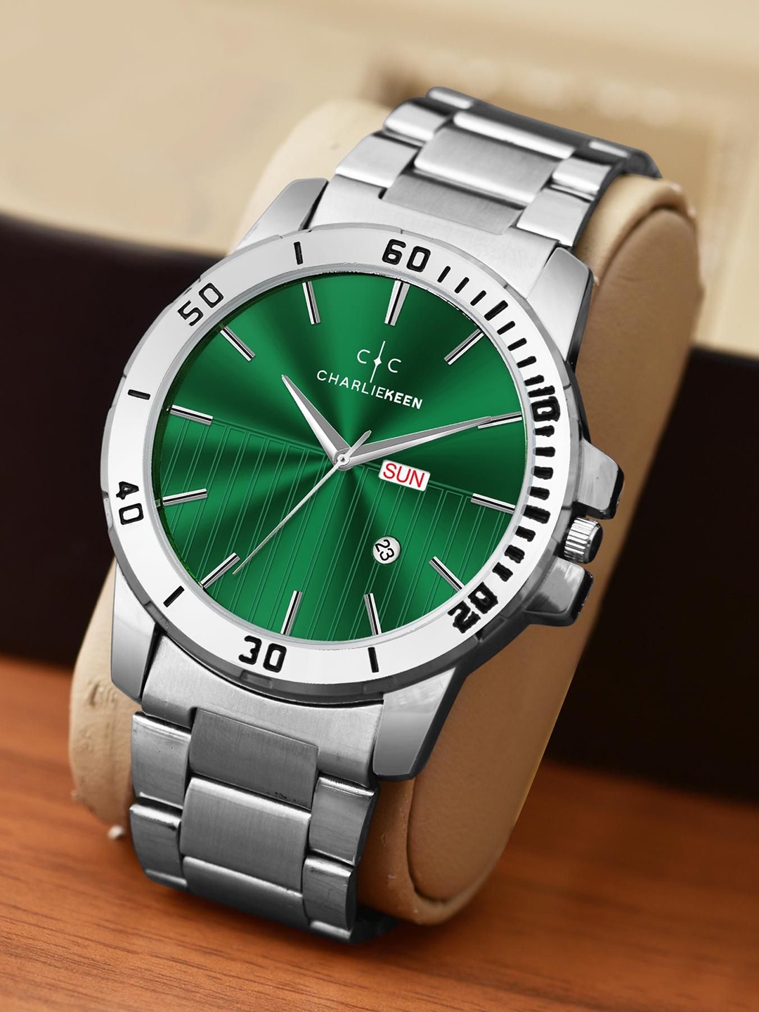 

CHARLIEKEEN Men Brass Patterned Dial & Stainless Steel Straps Analogue Watch CC-GR010-GRN-CH, Green