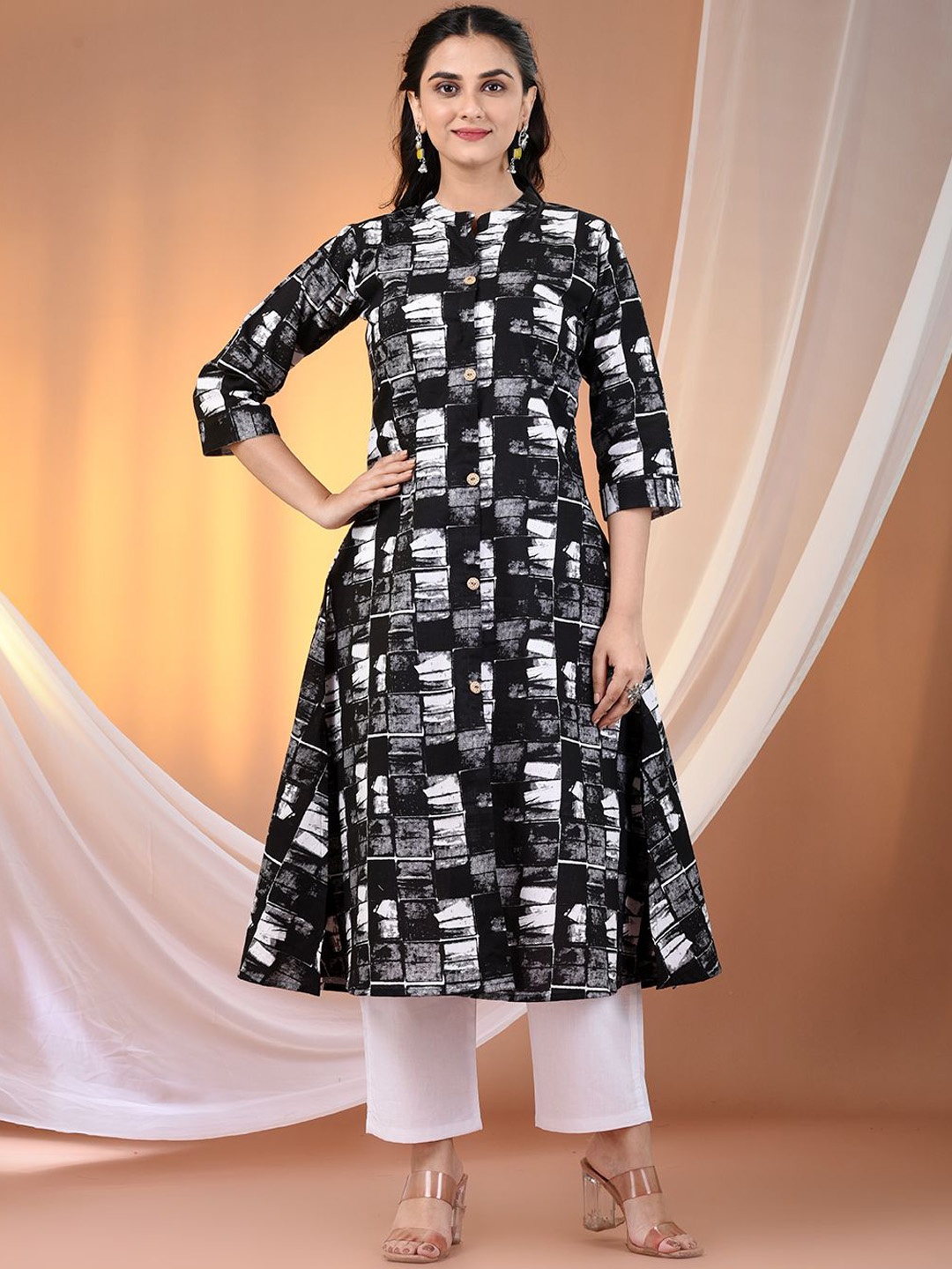 

Charukriti Women Printed Kurta, Black