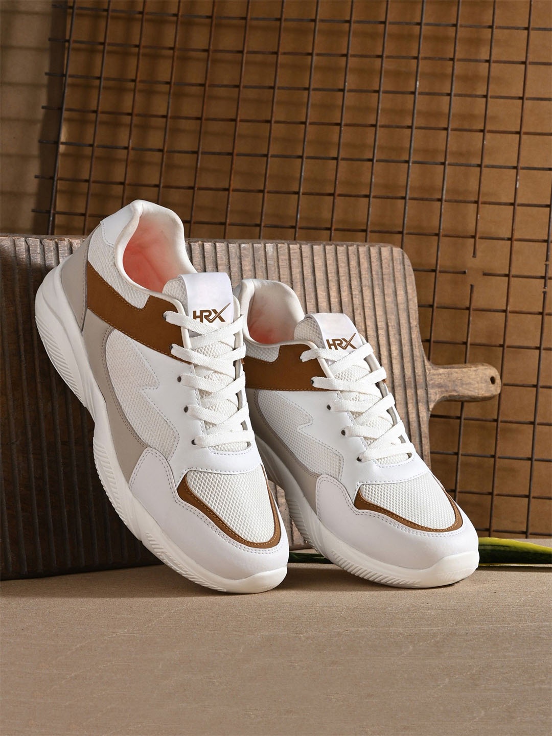 

HRX by Hrithik Roshan Men Mesh Running Non-Marking Shoes, Off white
