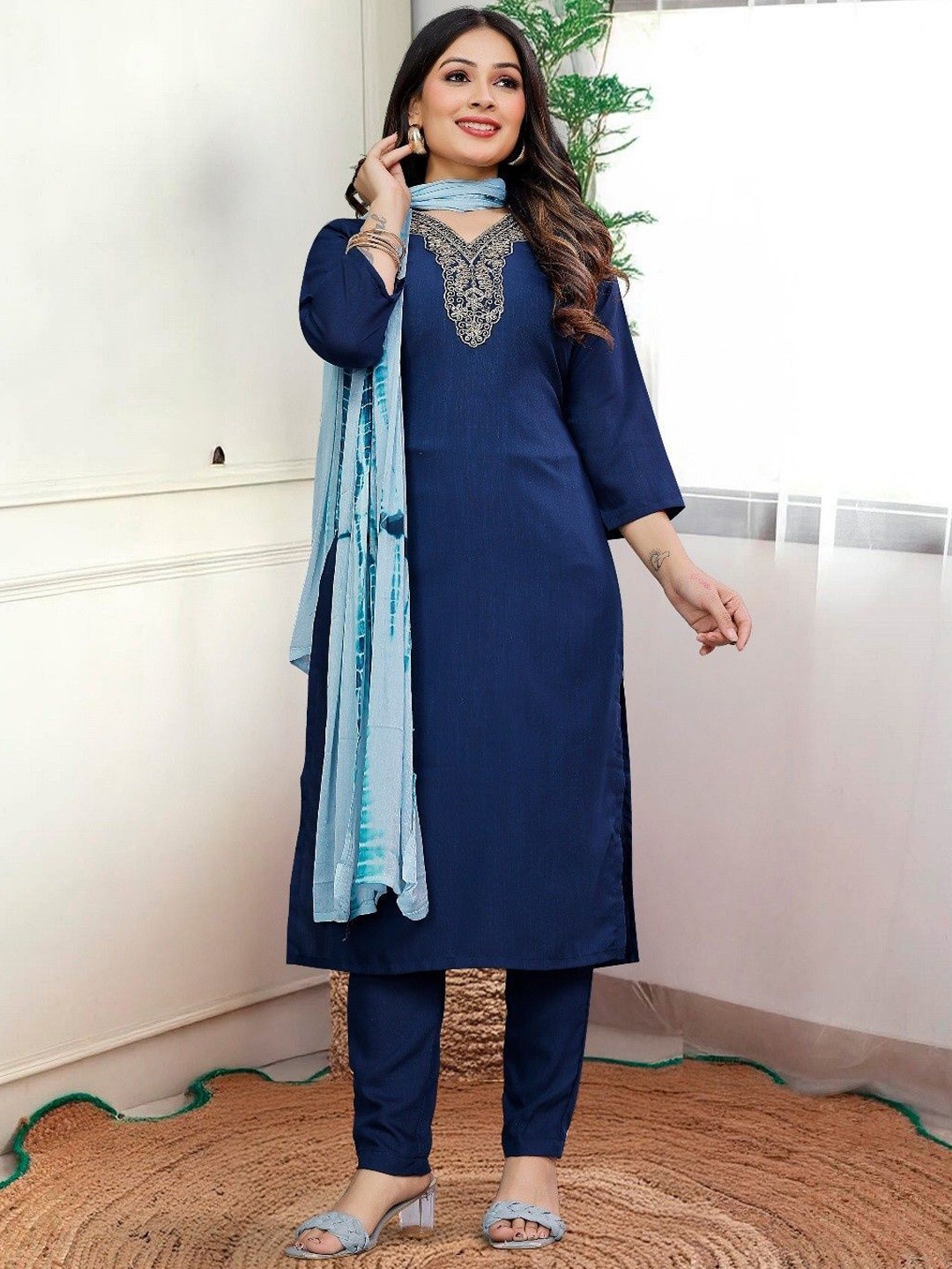 

TOOCHKI Women Yoke Design Regular Kurta with Trousers & With Dupatta, Navy blue
