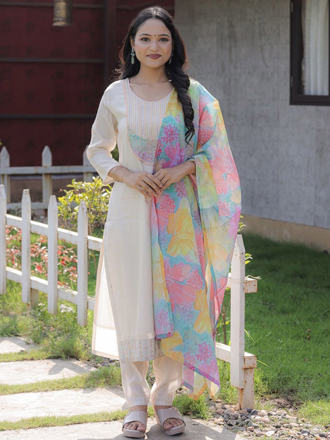 

TOOCHKI Women Embroidered Regular Thread Work Pure Silk Kurta with Trousers & With Dupatta, Cream