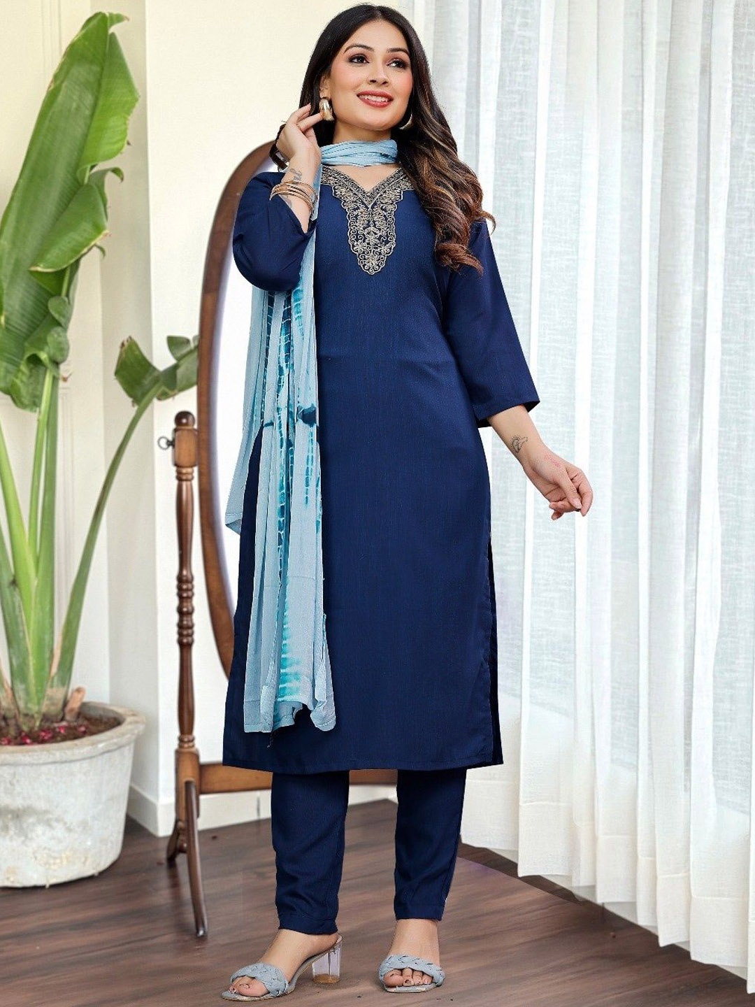 

TOOCHKI Women Yoke Design Regular Kurta with Palazzos & With Dupatta, Navy blue