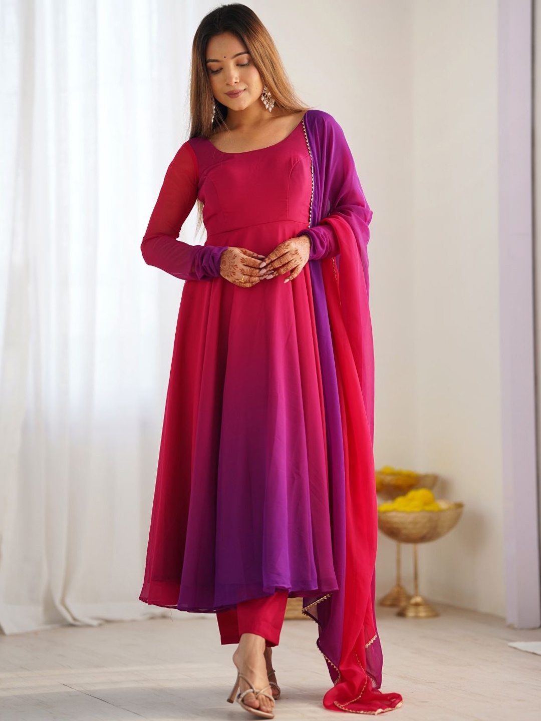 

Fusionic Women Kurta Sets, Pink