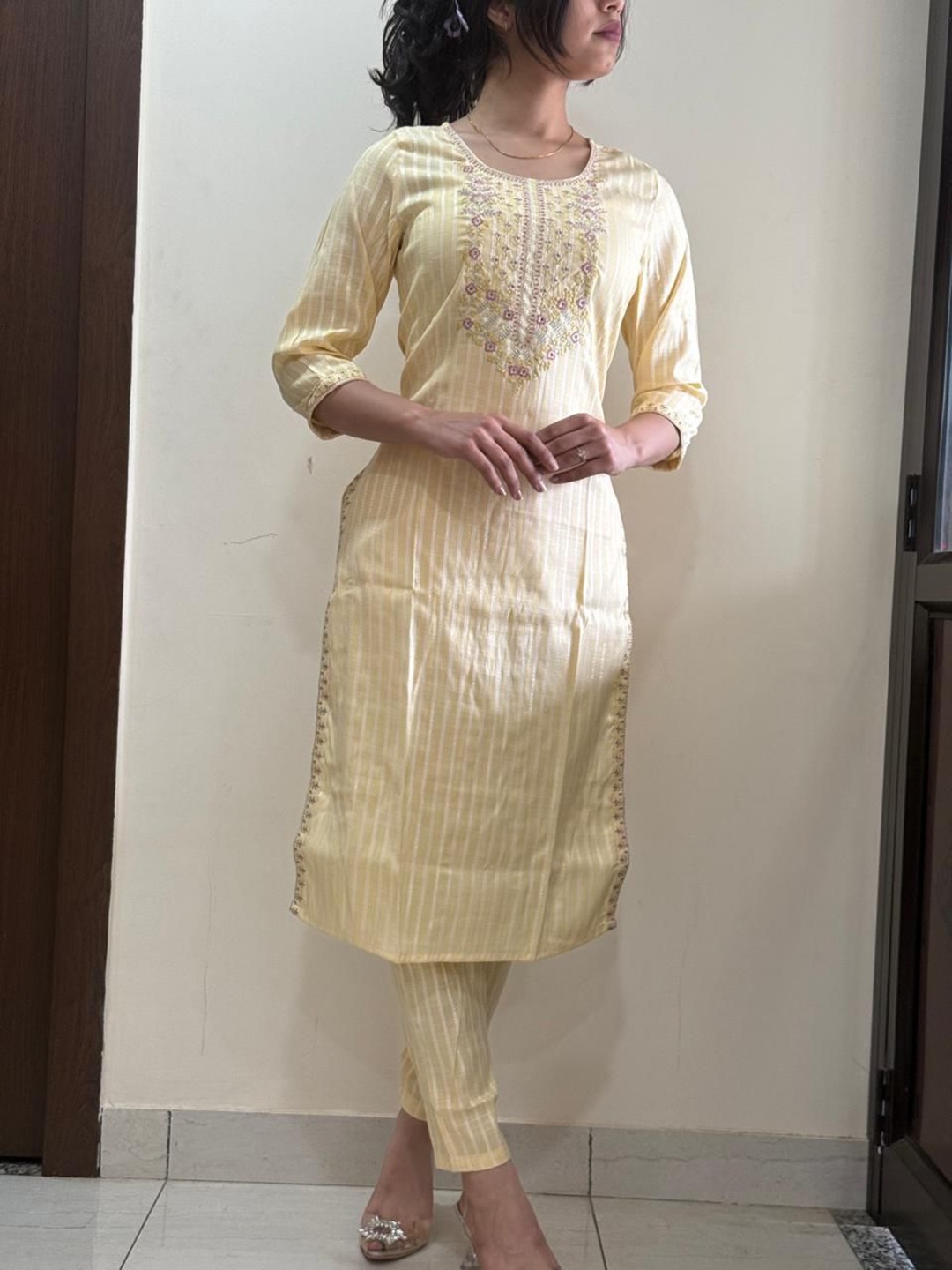 

h4u Floral Yoke Design Thread Work Straight Kurta with Trouser, Yellow