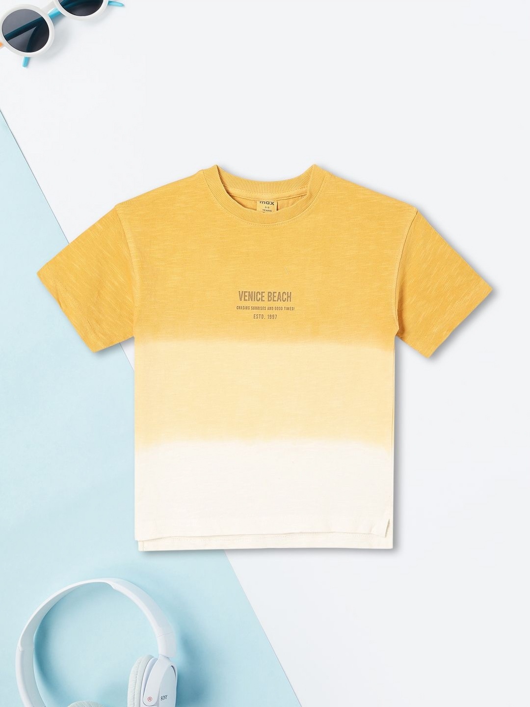 

max Boys Colourblocked V-Neck Applique T-shirt, Yellow