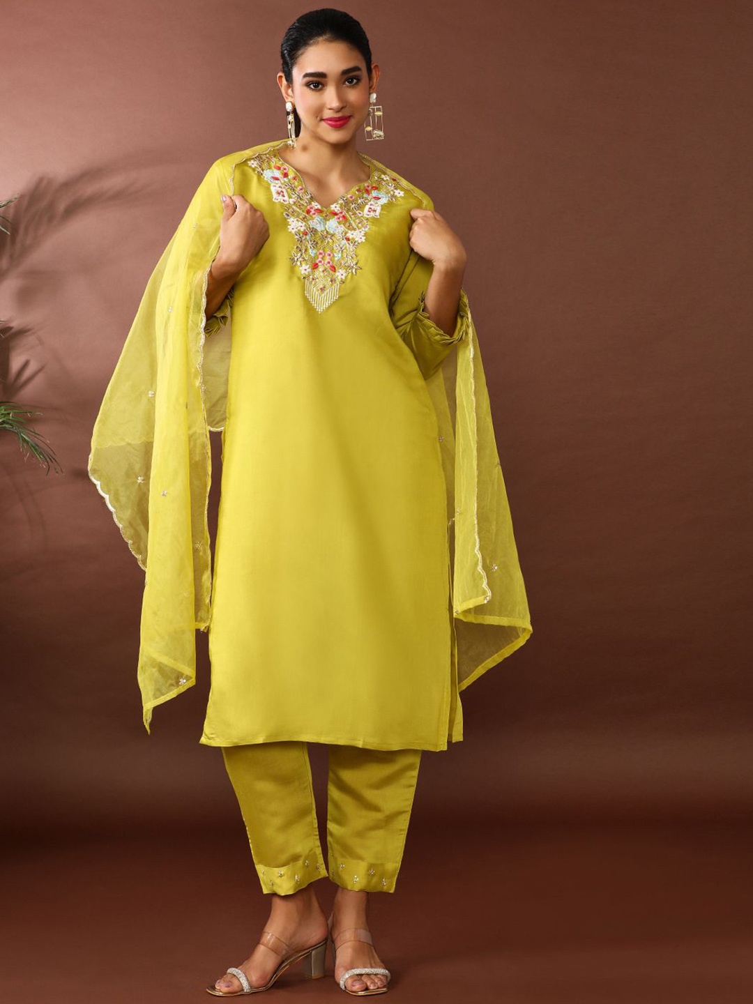 

Jaipur Kurti Women Embroidered Regular Thread Work Chanderi Silk Kurta with Trousers & With Dupatta, Lime green