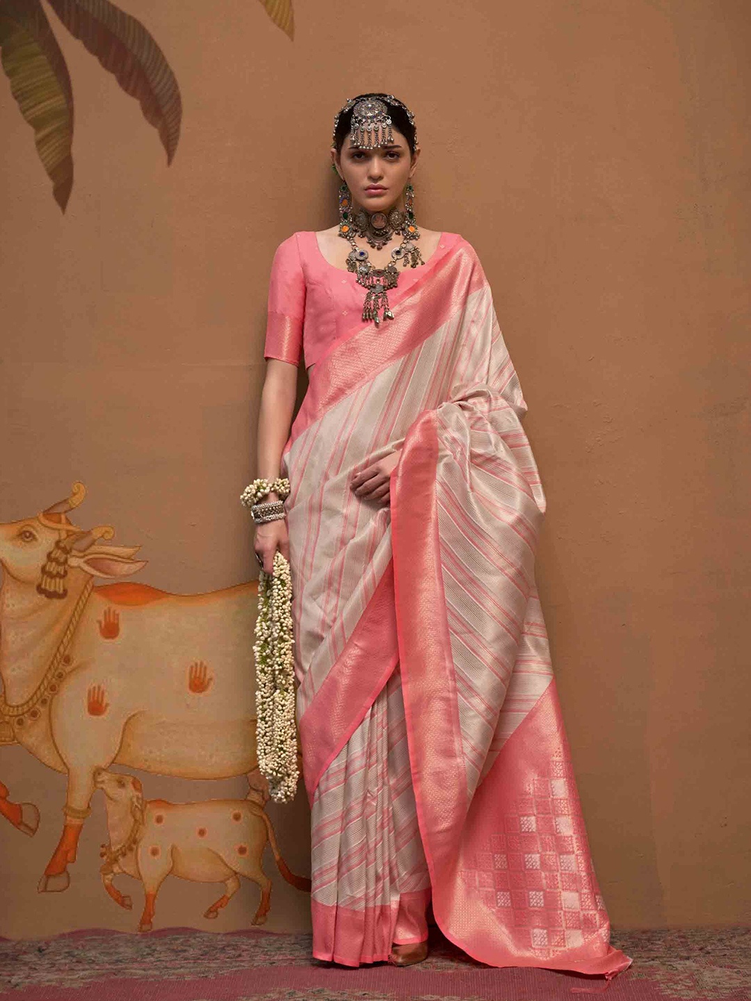 

DIVASTRI Women Striped Zari Saree With Blouse Piece, Cream