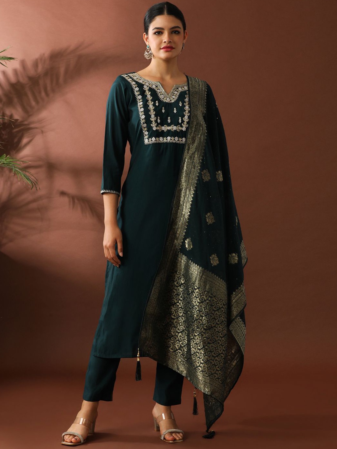 

Jaipur Kurti Women Floral Embroidered Regular Kurta with Trousers & With Dupatta, Green