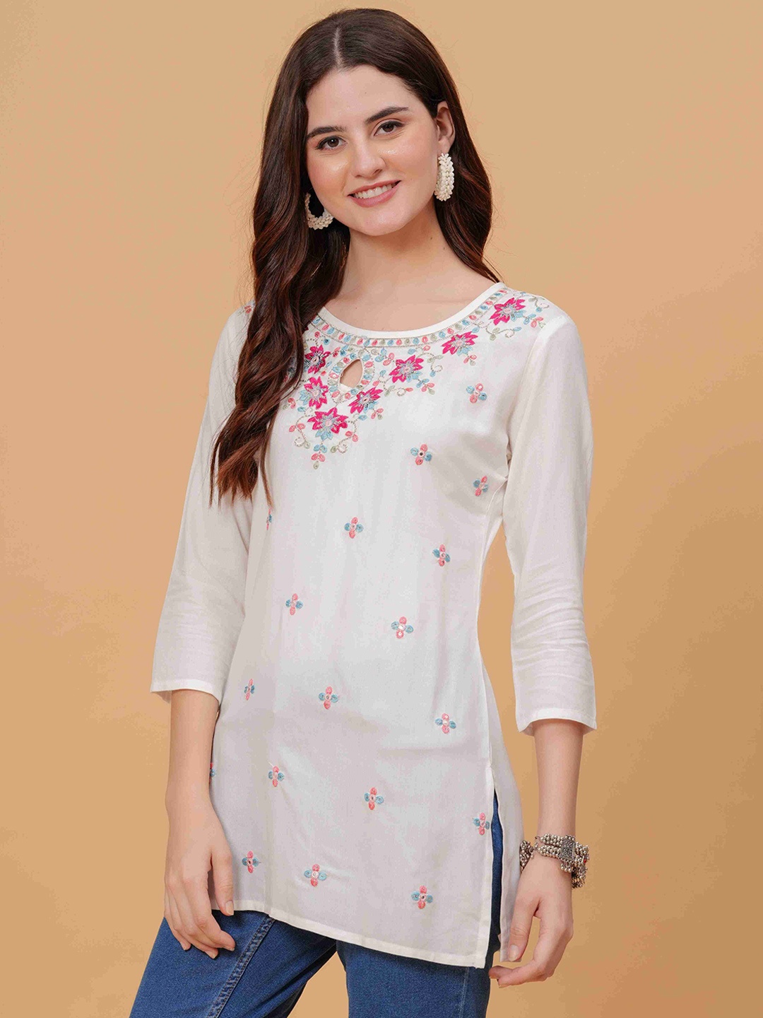 

ALEXEY JAY Floral Embroidered Round Neck Straight Kurti, White