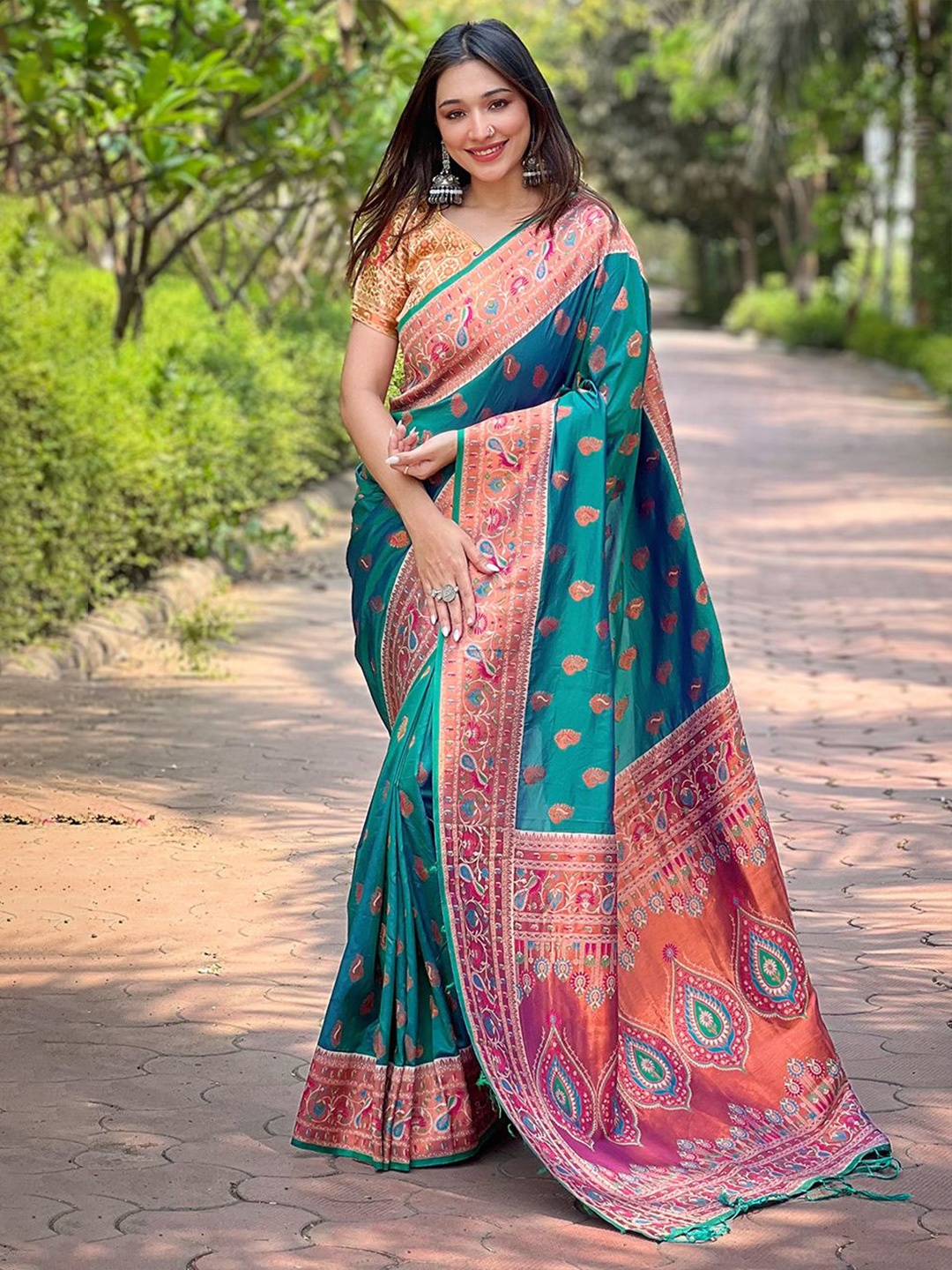 

Rangtulika Ethnics Woven Design Silk Blend Heavy Work Paithani Saree, Teal